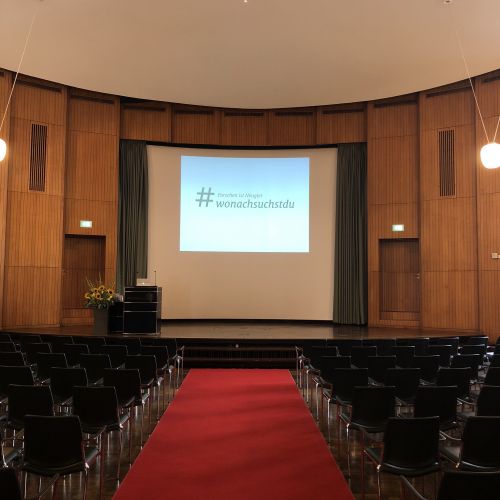 Warten auf die Gäste. | Freiburg | Großer Max-Planck-Abend #wonachsuchstdu